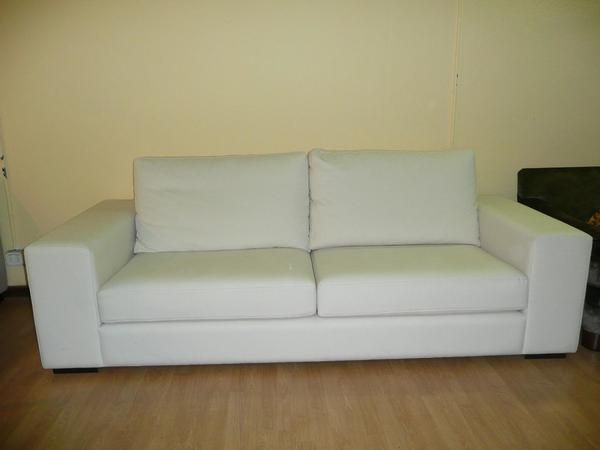 SOFAS DE EXPOSICION A MITAD PRECIO