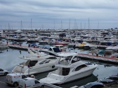 Apartamento con 2 dormitorios se vende en Marbella, Costa del Sol