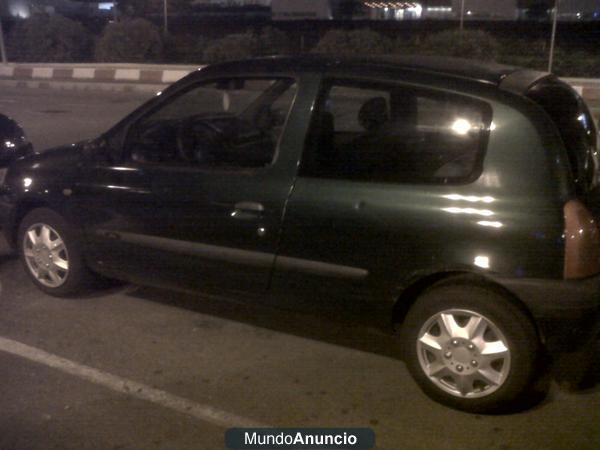 vendo renault clio 1400 €