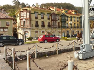 Stunning aptmnt on river bank - Asturias