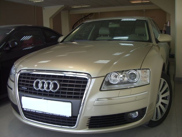 AUDI A8 4.2 335 cv