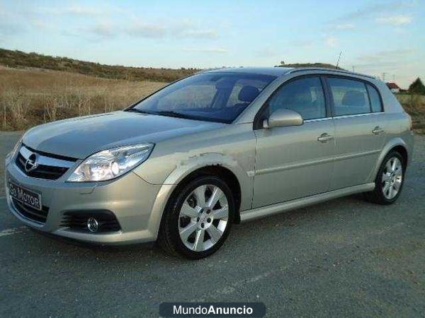 Opel Signum Cosmo 3.0 V6 CDTi Auto