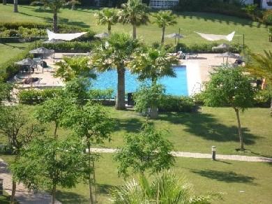 Apartamento con 2 dormitorios se vende en Estepona, Costa del Sol
