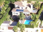 Chalet con 5 dormitorios se vende en Estepona, Costa del Sol - mejor precio | unprecio.es