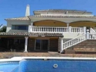 Chalet con 4 dormitorios se vende en Estepona, Costa del Sol - mejor precio | unprecio.es