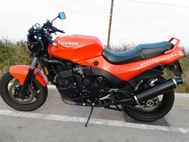 Triumph Speed Triple 900 Fireball Orange