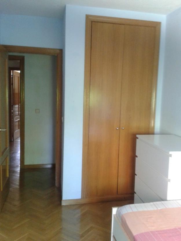 300 € - se alquila habitacion - metro pinar de chamartin - manoteras