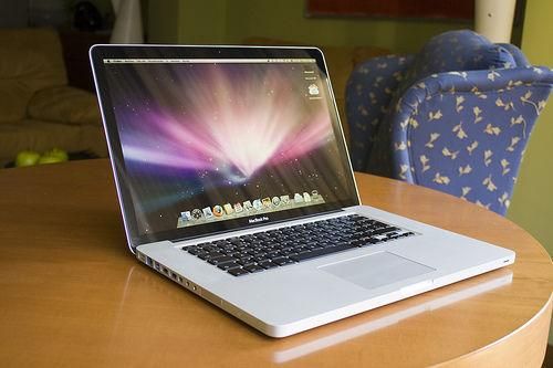 Apple 15 MacBook Pro 3,06 GHz 8 GB HD 750GB