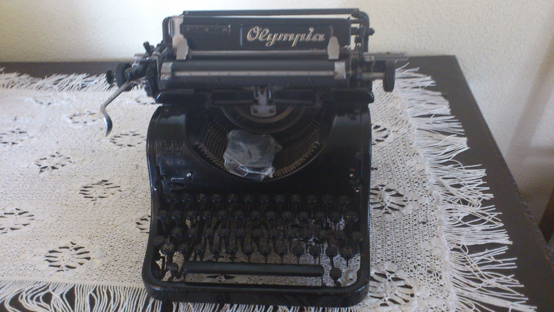 maquina escribir antigua Olympia
