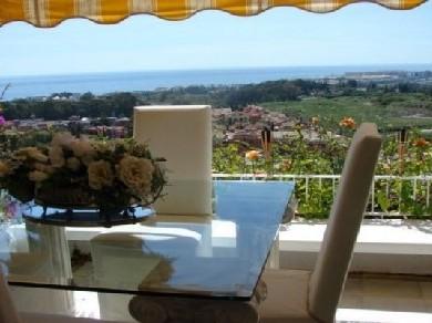 Apartamento con 3 dormitorios se vende en Marbella, Costa del Sol