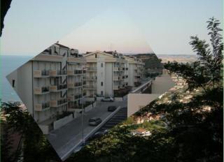 Apartamento : 4/4 personas - junto al mar - vistas a mar - vasto  chieti (provincia de)  abruzo  italia