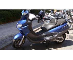 PIAGGIO X9 500