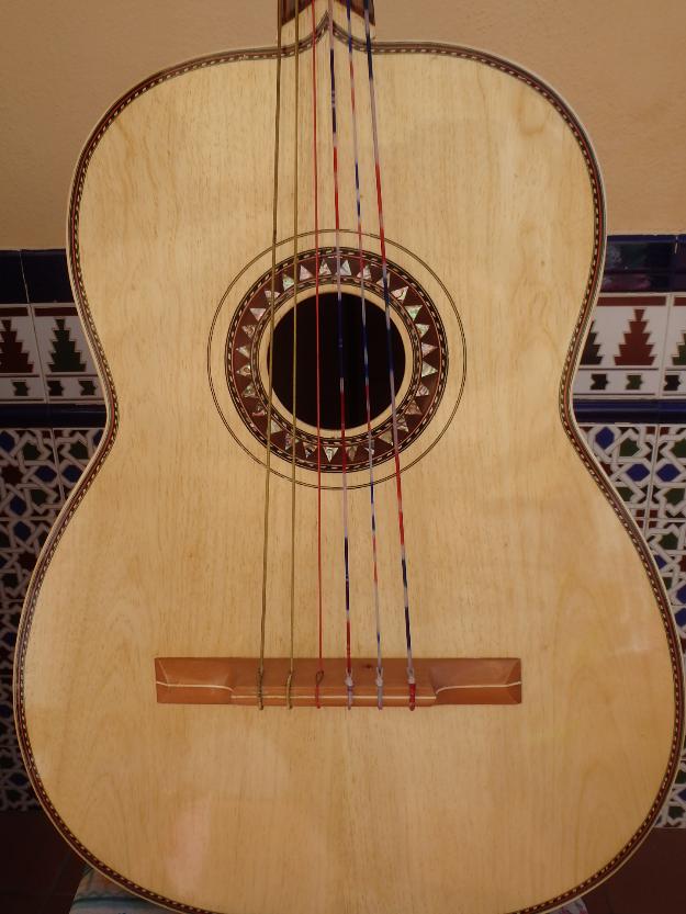 Guitarrón Mexicano Profesional. Nuevo. No. 3.