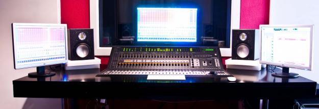 Se vende superficie de control Digidesign Control 24 Focusrite.