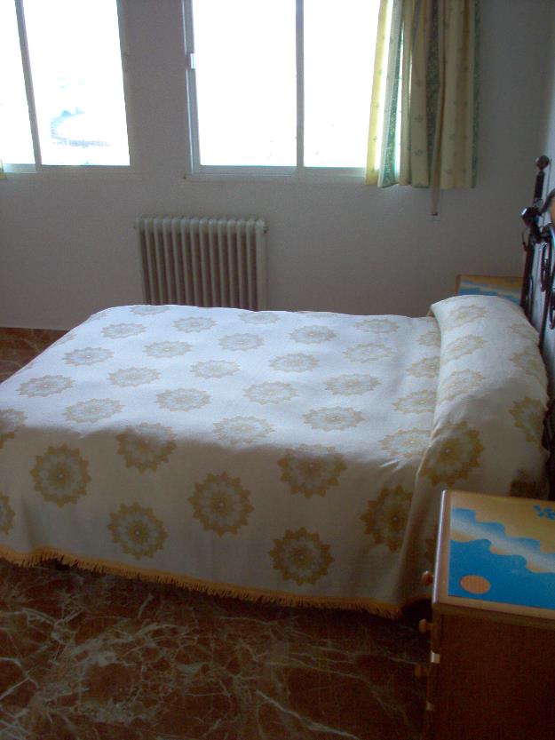 Alquiler de piso en guadix con piscina y jardines