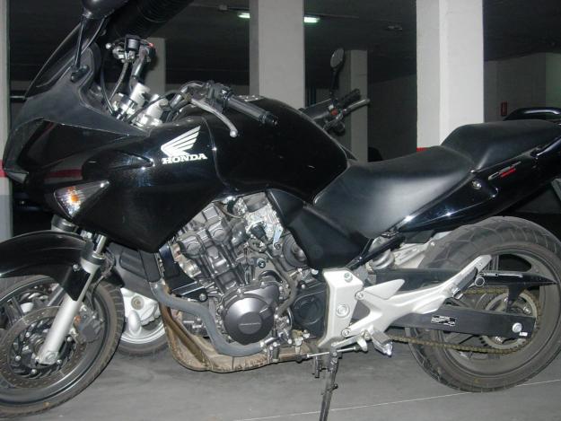 VENDO HONDA CBF600S NEGRA AÑO 2007 4500KM PERFECTO ESTADO