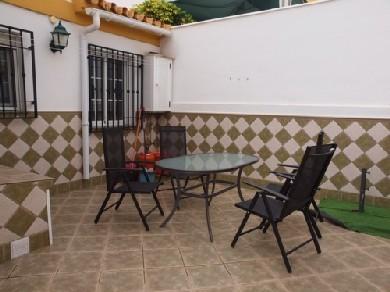 Chalet con 4 dormitorios se vende en Torre del Mar, Costa del Sol