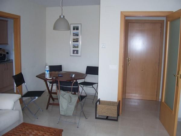 490 euros. Nuevo. 2 hab, 2 baños, muy luminoso, a capricho.