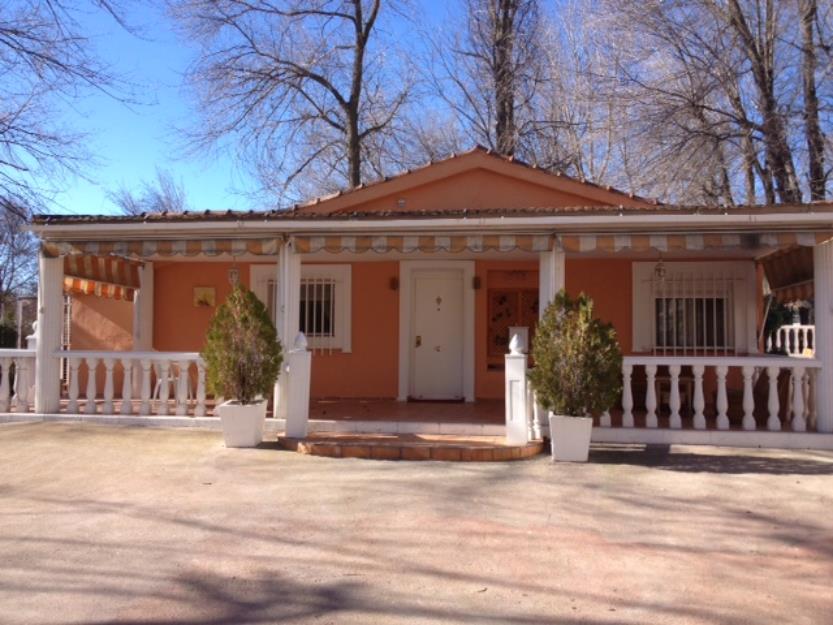 alquilo habitacion en finca