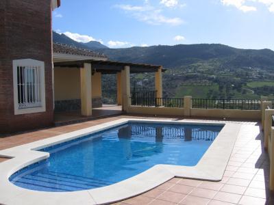 Large detached villa with private pool