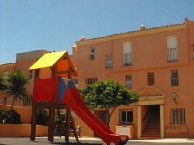 Apartamento con 3 dormitorios se vende en Estepona, Costa del Sol
