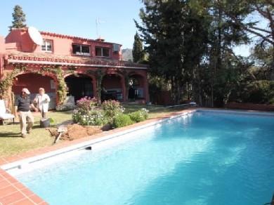 Chalet con 5 dormitorios se vende en Marbella, Costa del Sol