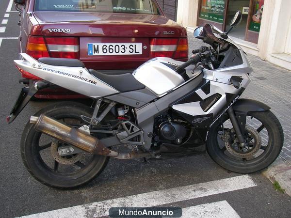 Vendo Kymco Quannon 900 € con seguro hasta Nov 2012 y transferencia