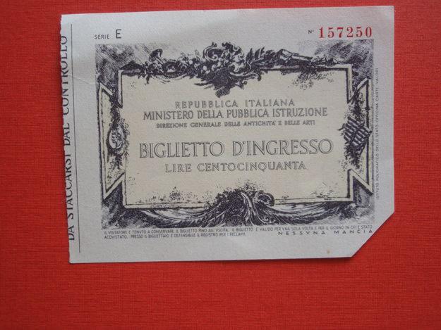 DOS ENTRADAS PARA VISITAR LOS MUSEOS DE LA REPUBLICA ITALIANA (1950)