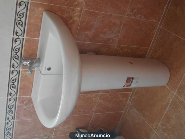 VENDO LAVABO DE PIE CON GRIFERÍA