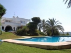 Chalet con 5 dormitorios se vende en Estepona, Costa del Sol - mejor precio | unprecio.es