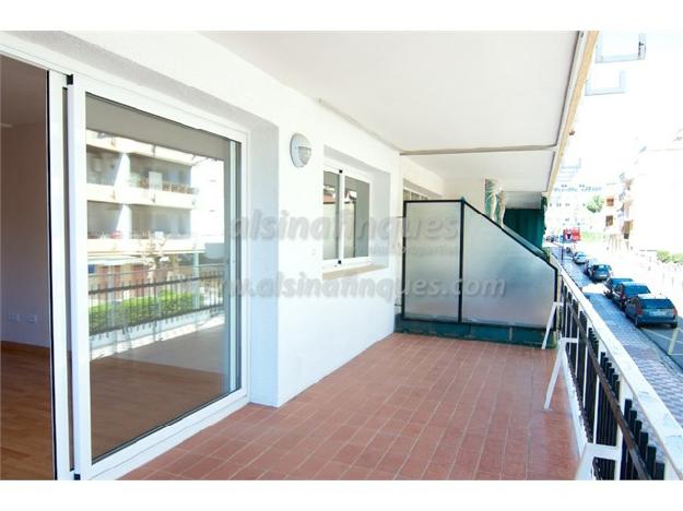 Estupendo apartamento con una amplia terraza, 2 dormitorios,  a 200 m de la playa Fenals, Lloret de Mar