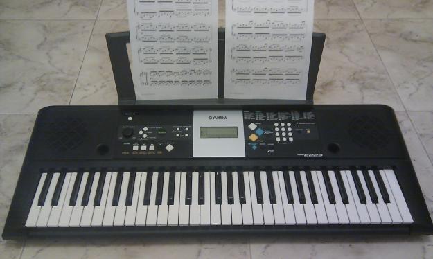 Piano Teclado Yamaha PSR-223