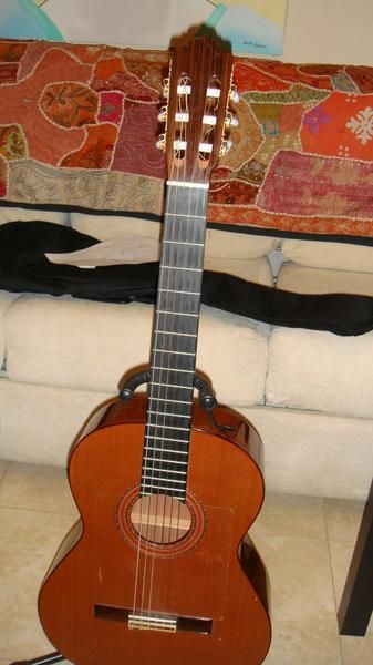 Vendo o cambio guitarra clásica Almansa mod 434
