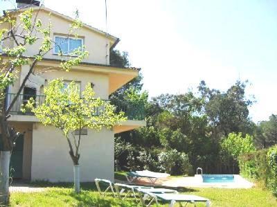 House with garden, private swimming pool