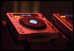 2x PIONEER CDJ-1000MK3 & 1x DJM-800 MIXER DJ PACKAGE!..£1000