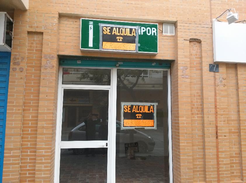 Se  alquila  local  en  malaga