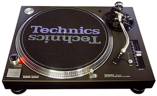 VENDO PLATOS TECHNICS SL1210 MK5 COMO NUEVOS 549,99euROS CADA UNO