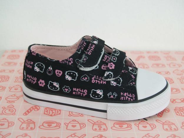 Zapatillas Tenis Oficiles HELLO KITTY.