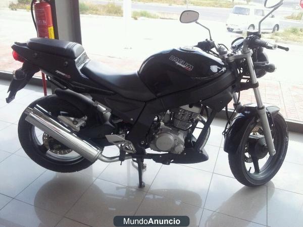 Vendo moto DAELIM MUY INTERESANTE