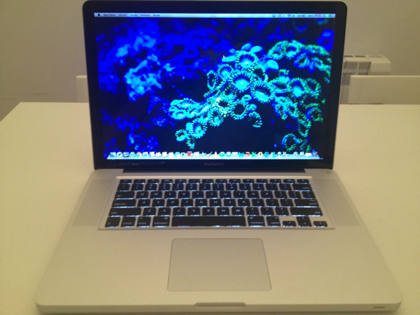 Macbook pro 15 quad core i7 ,16gb ram