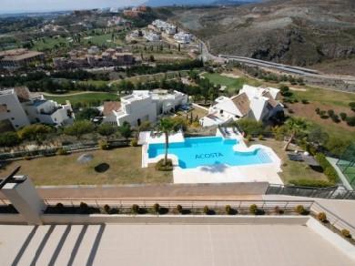 Apartamento con 2 dormitorios se vende en Estepona, Costa del Sol