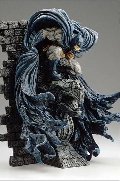 Batman on Gargoyle Wall (NUEVA)