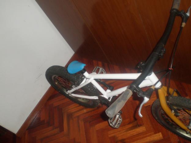 SE VENDE MONTI DE TRIAL MUI COMODA DE RUEDA ANCHA O SE CAMBIA POR PIT BIKE EN BUEN ESTADO