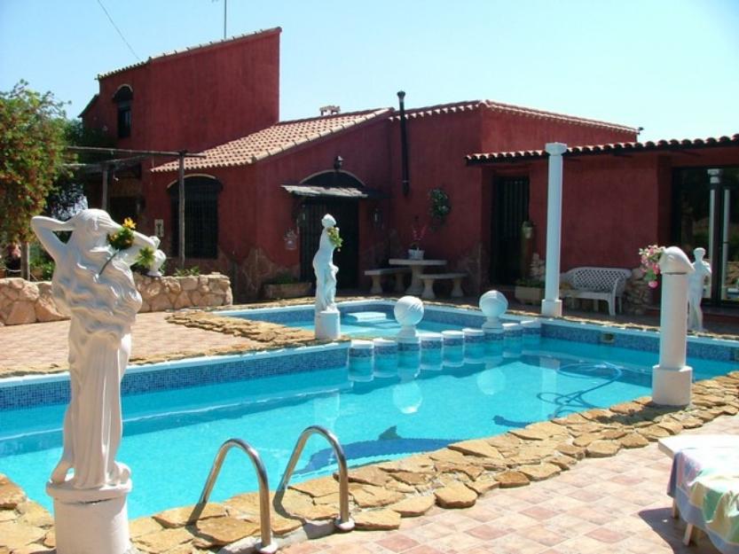 Spanish Villa, 4 bed, 3 bath, pool gardens on 3,000m2 plot