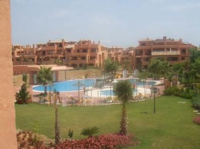 Apartamento con 2 dormitorios se vende en Estepona, Costa del Sol