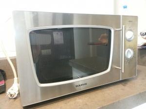 Microondas con  grill taurus  luxus tronic