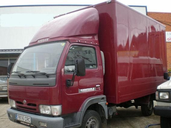 VENDO CAMION NISSAN CABSTAR AÑO 2004, 8995 EUROS