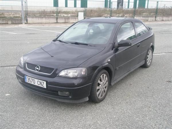 VENDO OPEL ASTRA SPORT 2.0 100CV (NEGRO)