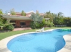 Chalet con 4 dormitorios se vende en Marbella, Costa del Sol - mejor precio | unprecio.es