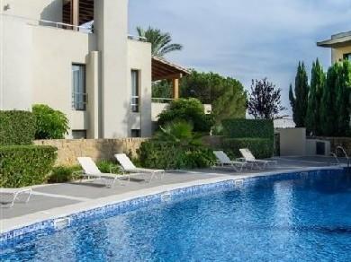 Apartamento con 2 dormitorios se vende en Marbella, Costa del Sol